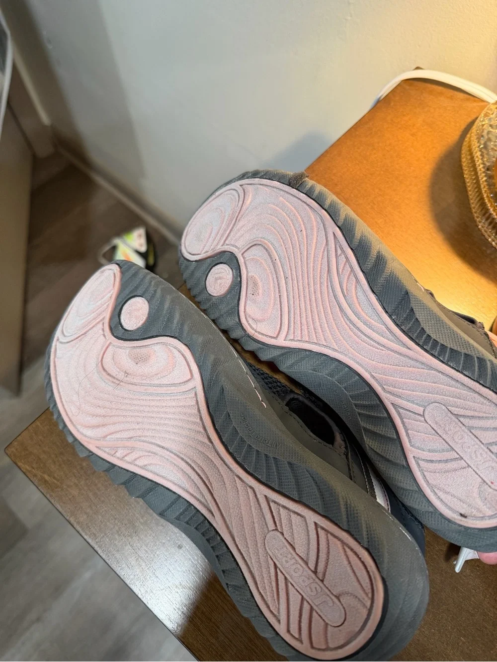 Women Grey and Pink Water-Ready Active Sandals